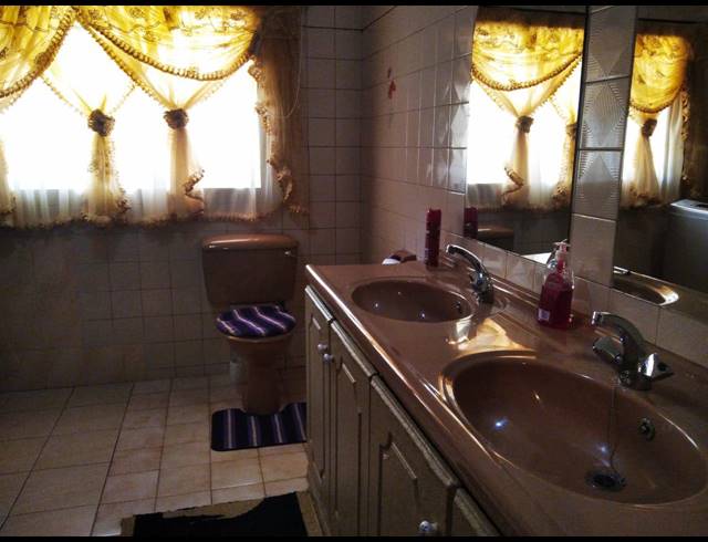 3 BEDROOM HOUSE FOR SALE IN RAISETHORPE